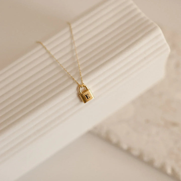 Stefanie - Collar dorado con tres colgantes miniatura