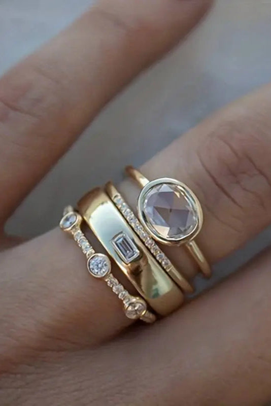 Anillo Retro de Oro con Circonitas - Raúl & Sara Madrid