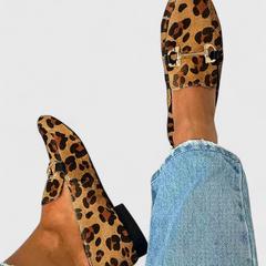 Mocasines Elegantes Lluvia con Diseño Grabado y Tacón Delicado - Raúl & Sara Madrid