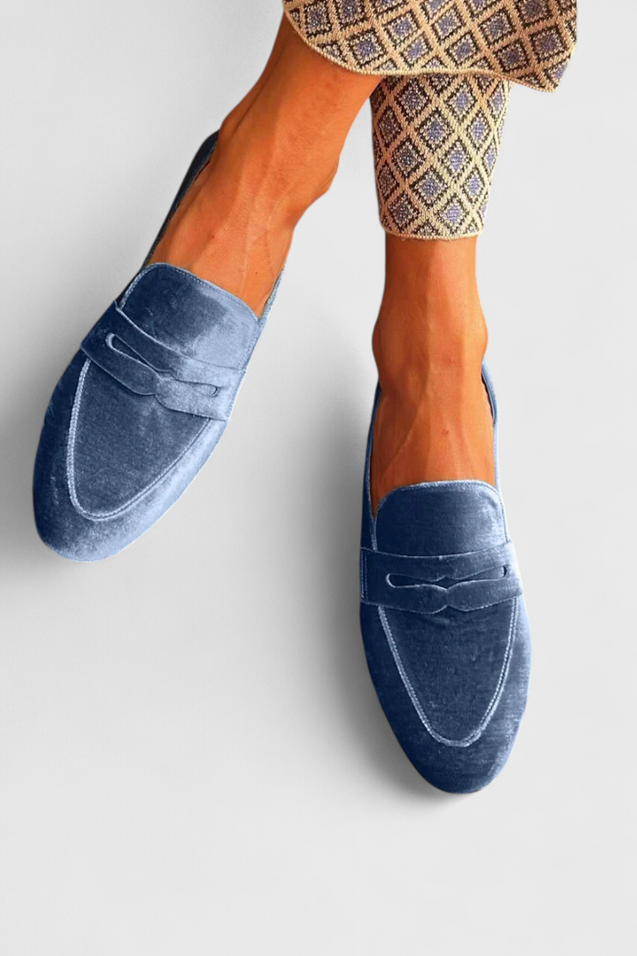 Zapatos Mocasines de Terciopelo Azul con Detalles de Patchwork y Punta Redonda
