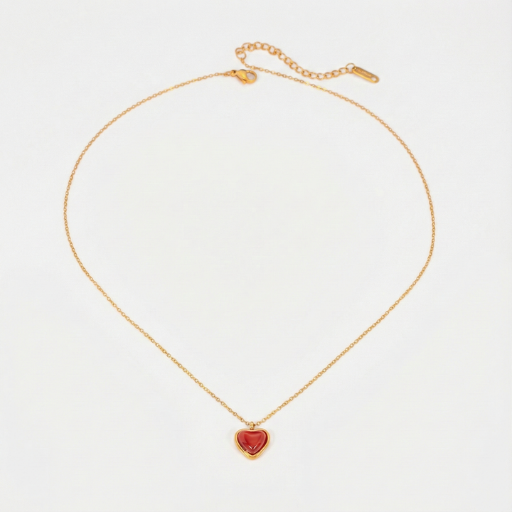 Marlena – Collar elegante con colgante de gota brillante.