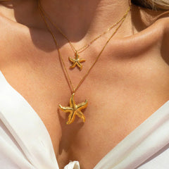 Collar dorado con colgante en forma de estrella - Raúl & Sara Madrid