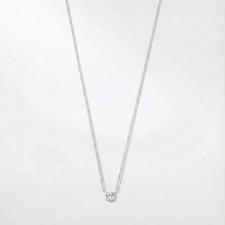 Collar Klára con gema de moissanita