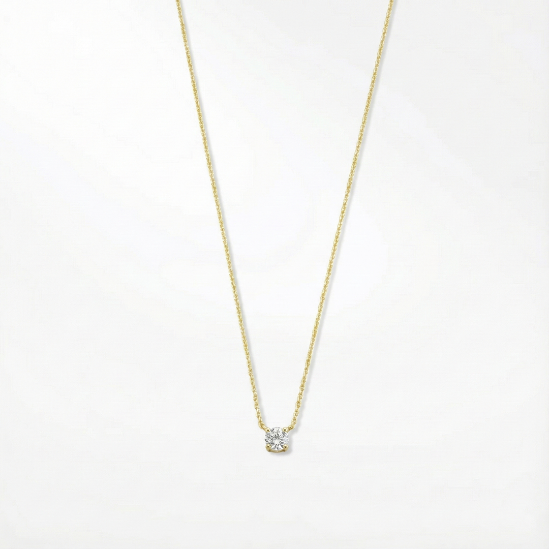 Collar Klára con gema de moissanita