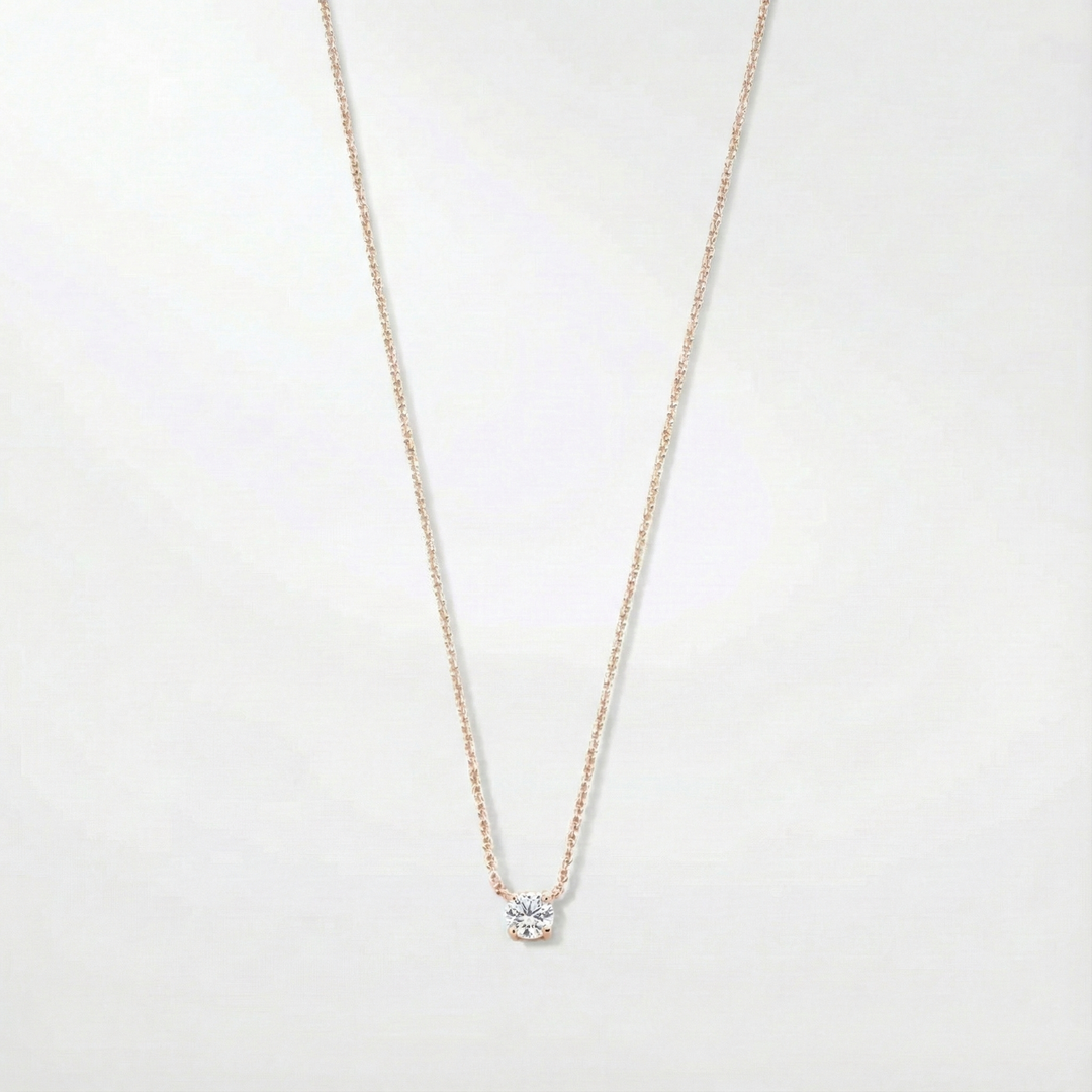 Collar Klára con gema de moissanita