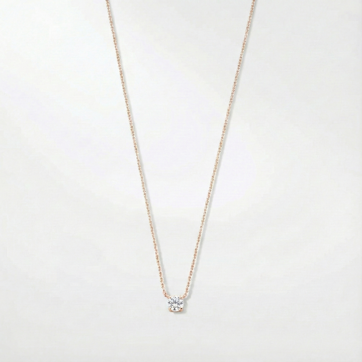 Collar Klára con gema de moissanita