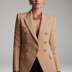 Americana doble botonadura con cuello de solapa