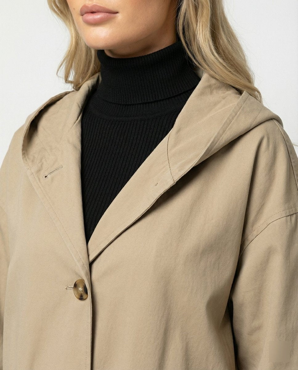 Gabardina larga con capucha