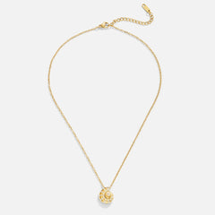 Collar dorado en forma de corazón - Raúl & Sara Madrid