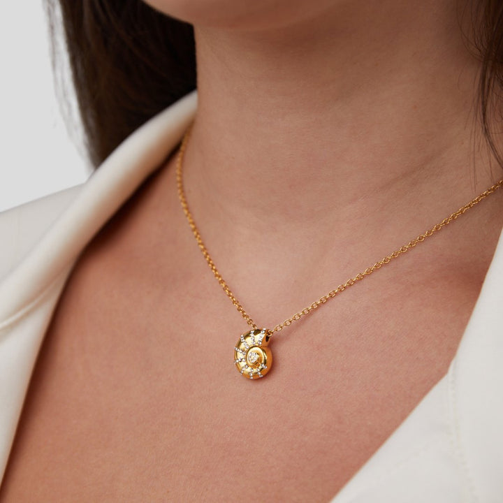 Verena – Collana dorata a forma di cuore