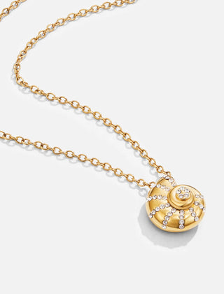 Collar dorado en forma de corazón - Raúl & Sara Madrid