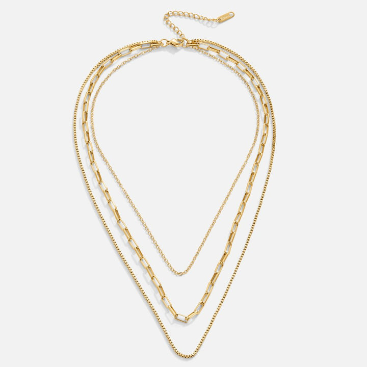 Amélie – Doble collar dorado con diseño estructurado