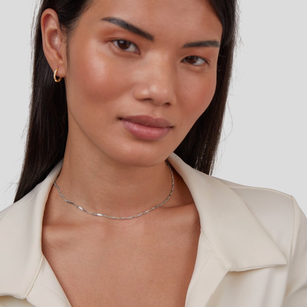 Collar dorado con colgante y perla - Raúl & Sara Madrid