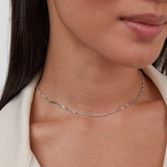 Collar dorado con colgante y perla - Raúl & Sara Madrid