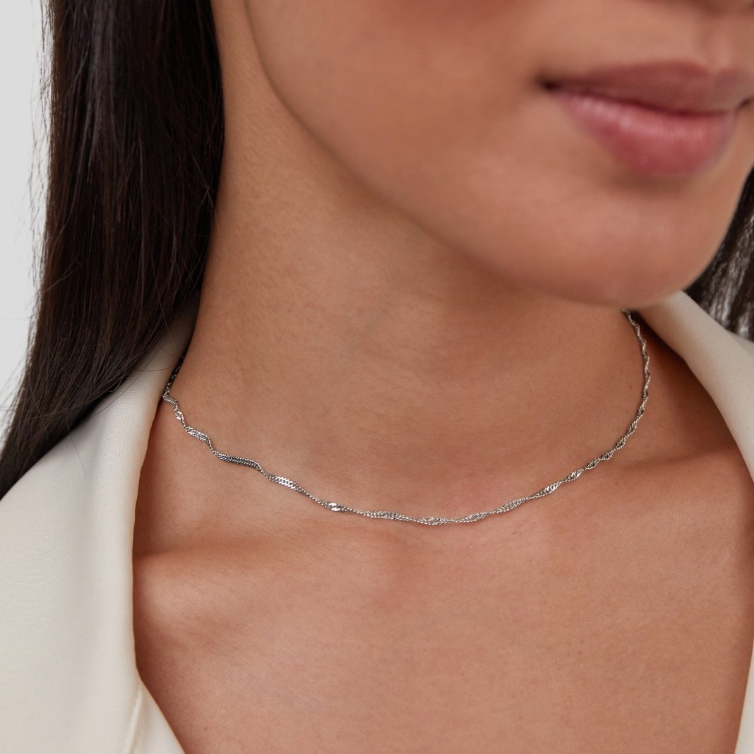 Collar dorado con colgante y perla - Raúl & Sara Madrid