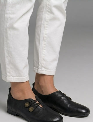 Mocasines planos con botones