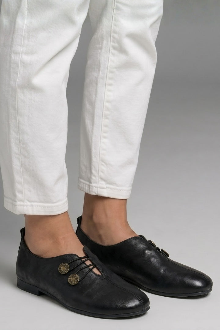 Mocasines planos con botones