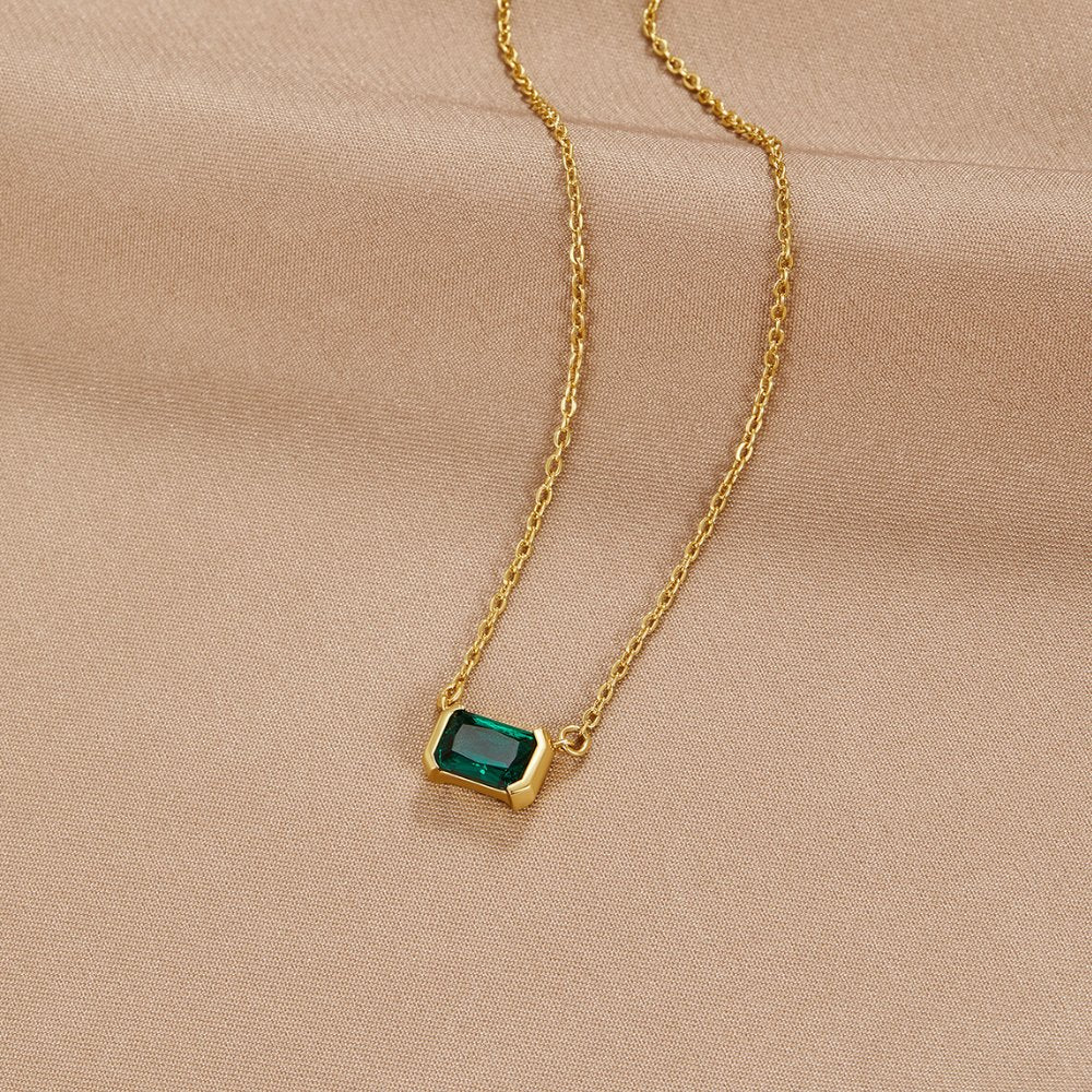 Loretta – Collar con piedra de esmeralda