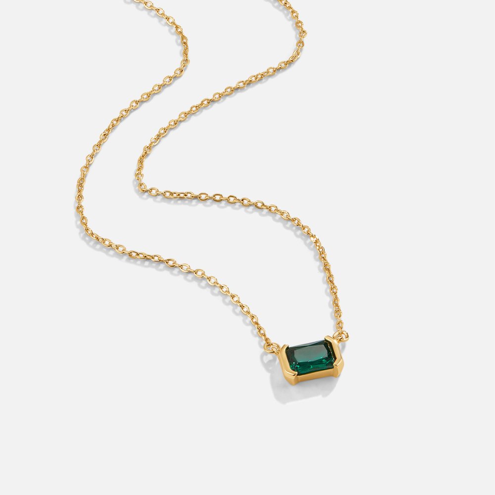 Loretta – Collar con gema de esmeralda.