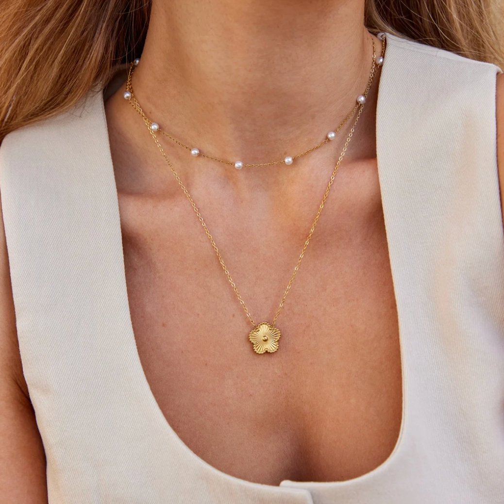 Miriam – Collar de oro de diseño elegante y longitud perfecta.