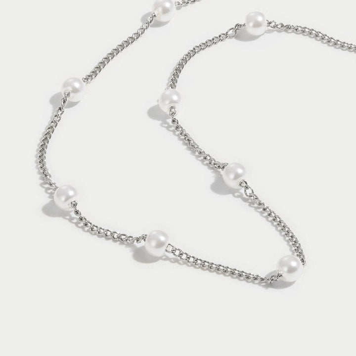 Miriam – Delicate Gold Necklace with Pearls