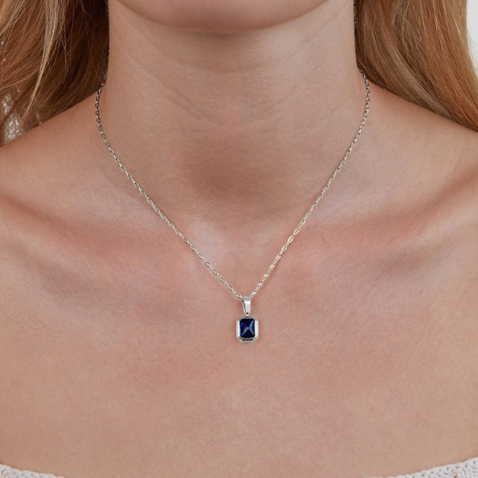 Elsbeth – Collar dorado de diseño orgánico