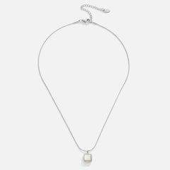Collar dorado con pequeñas placas - Raúl & Sara Madrid