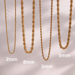 Collar dorado con diseño de puntos - Raúl & Sara Madrid