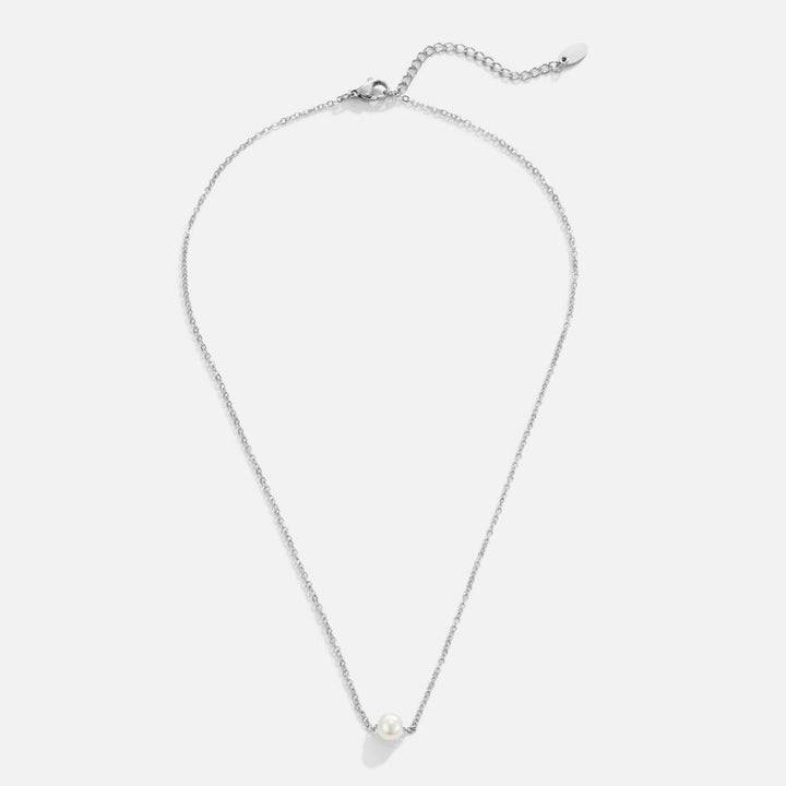 Klára – Collar de oro con colgante circular.