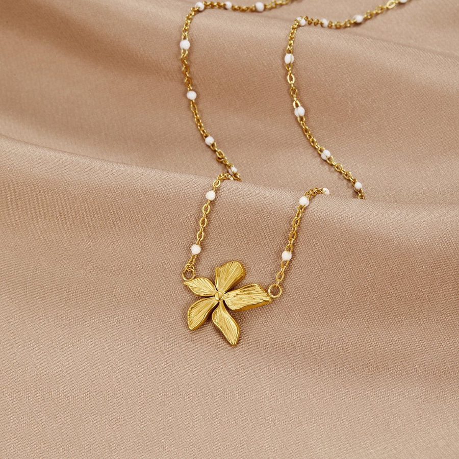 Collar dorado con colgante en forma ovalada - Raúl & Sara Madrid