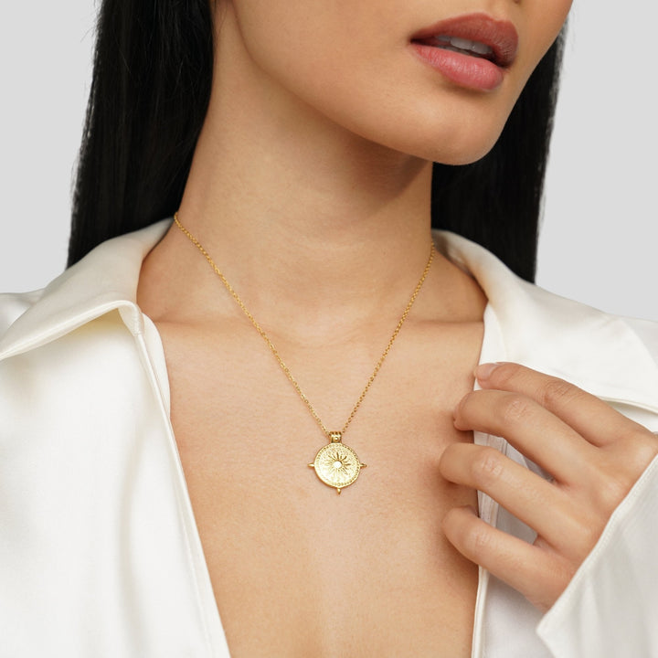 Anna – Collana Geometrica Dorata con Struttura