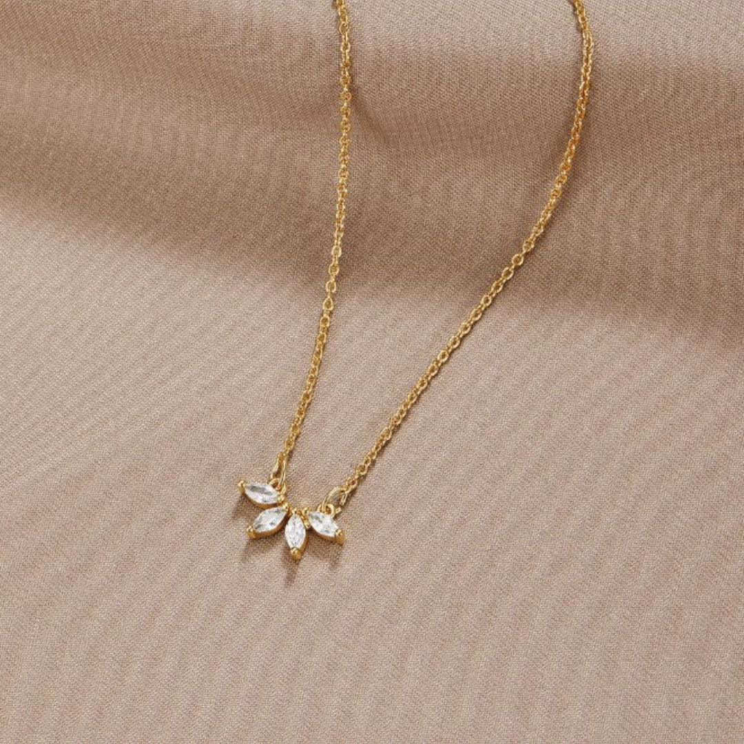 Stepanka – Doble Collar con Medallón