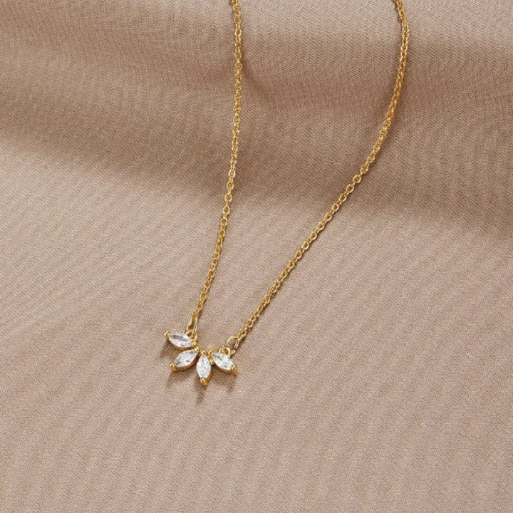 Stepanka – Doble Collar con Medallón