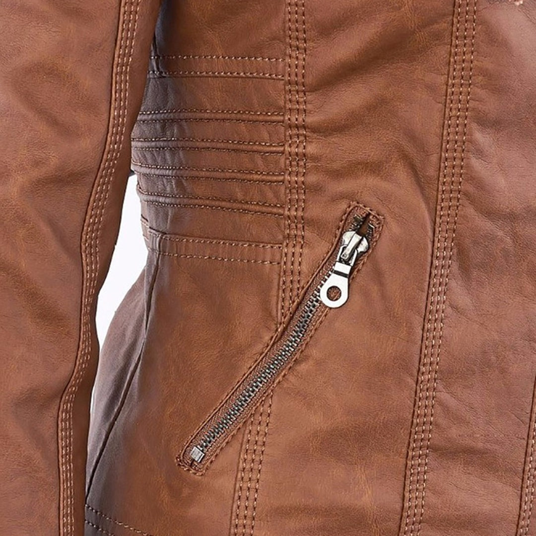 Chaqueta motera con capucha