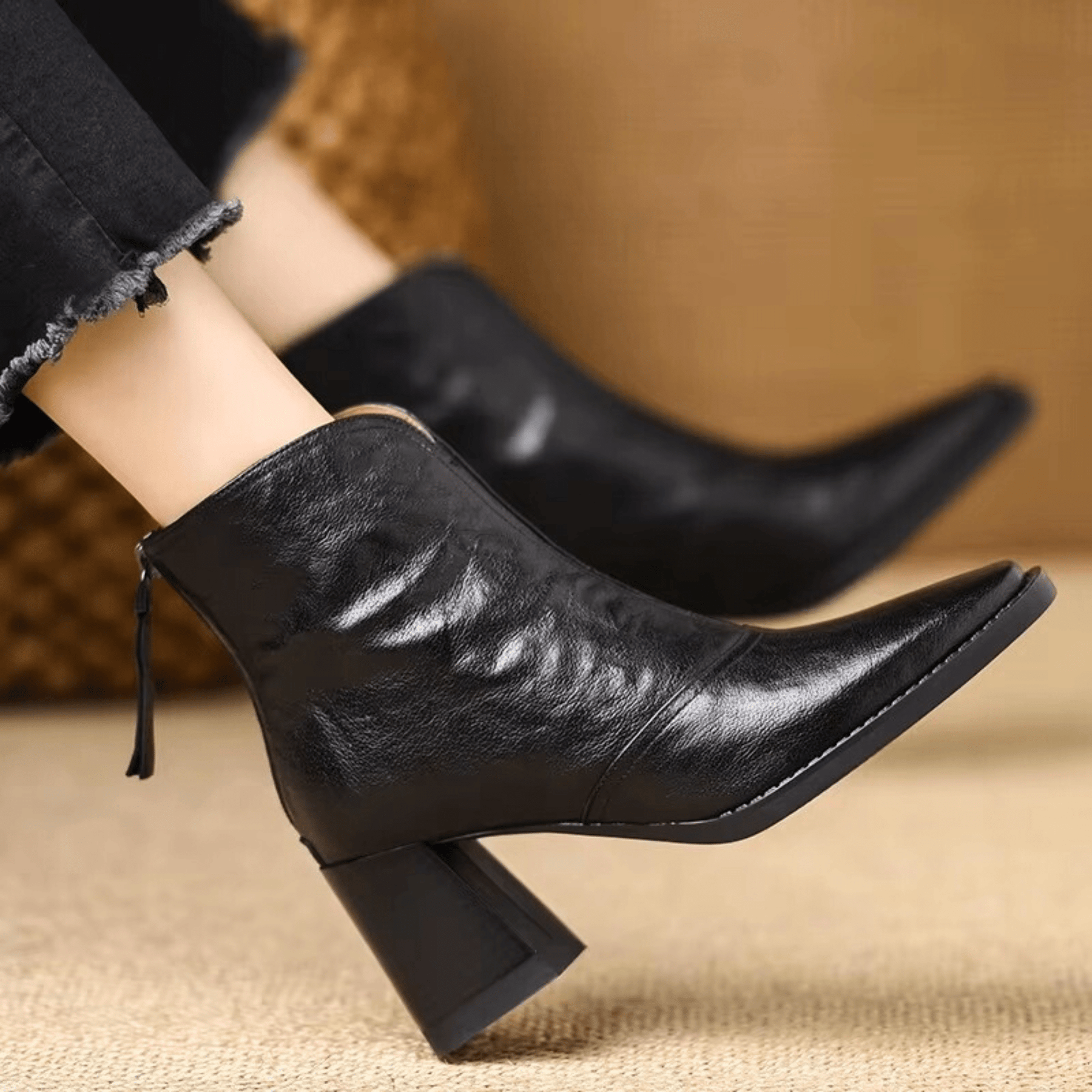 Botas de mujer al tobillo con tacón ancho y cremallera – estilo urbano elegante