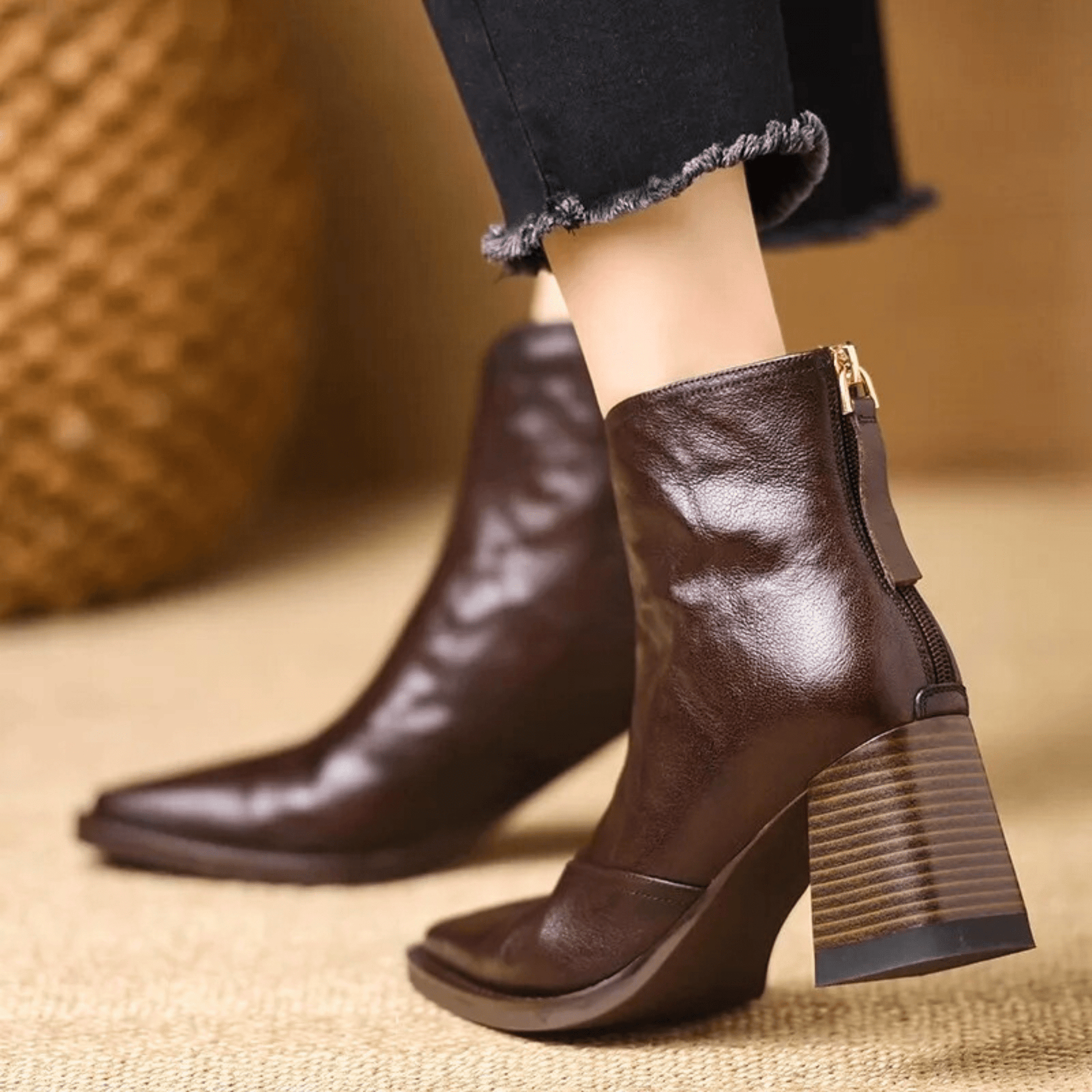 Botas de mujer al tobillo con tacón ancho y cremallera – estilo urbano elegante