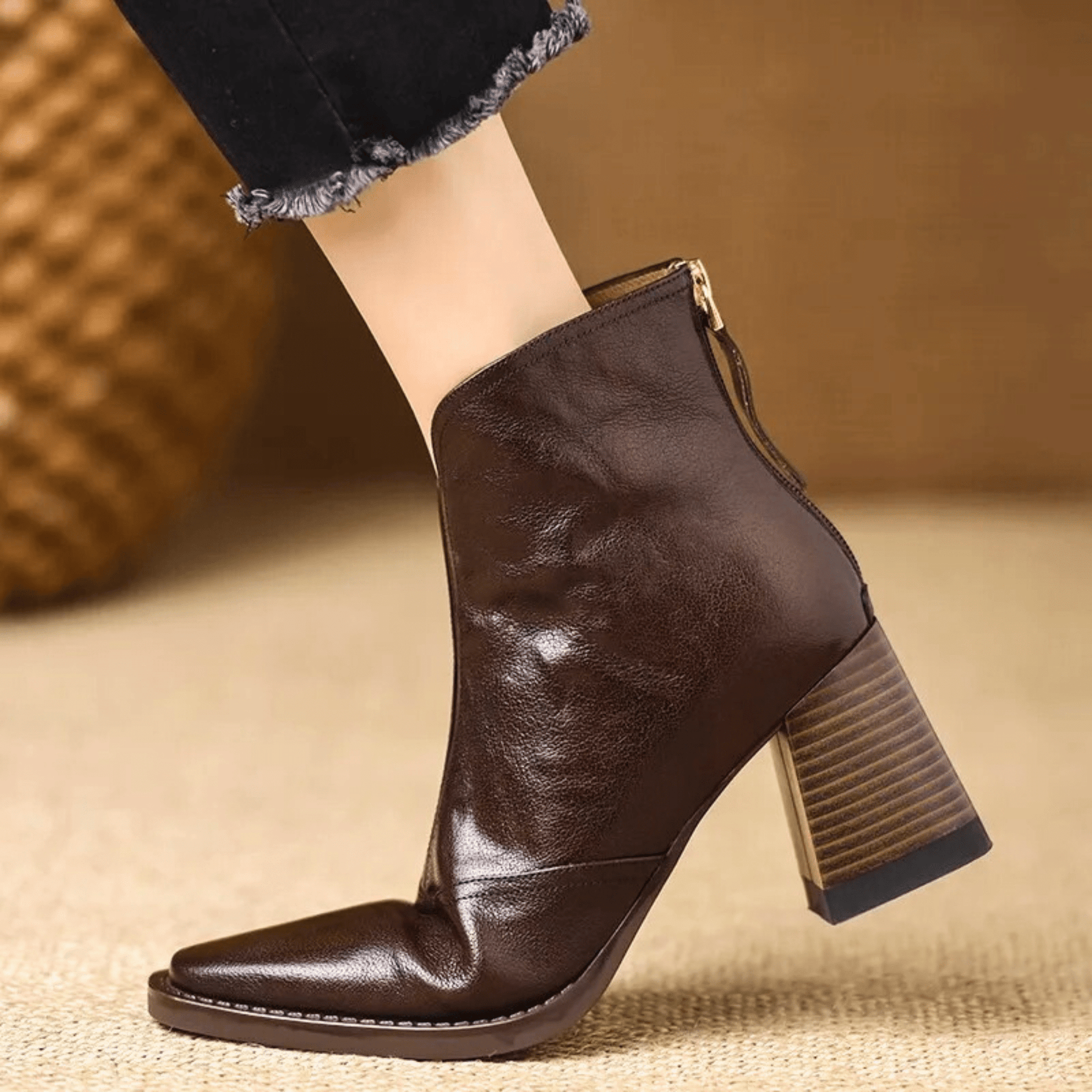 Botas de mujer al tobillo con tacón ancho y cremallera – estilo urbano elegante