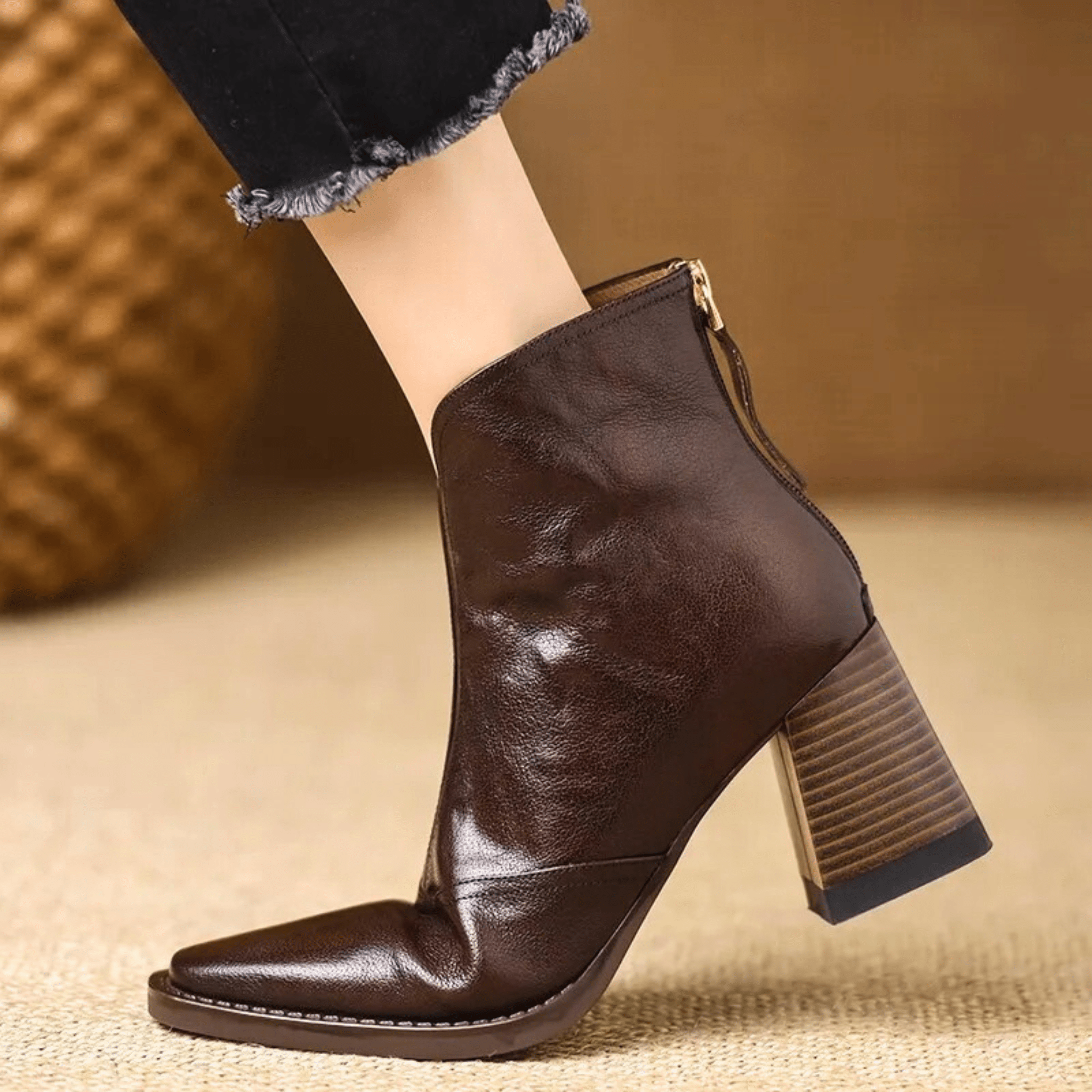 Botas de mujer al tobillo con tacón ancho y cremallera – estilo urbano elegante
