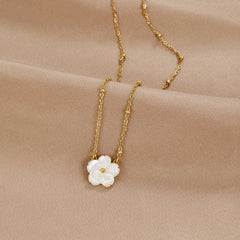 Collar de oro con colgante floral. - Raúl & Sara Madrid