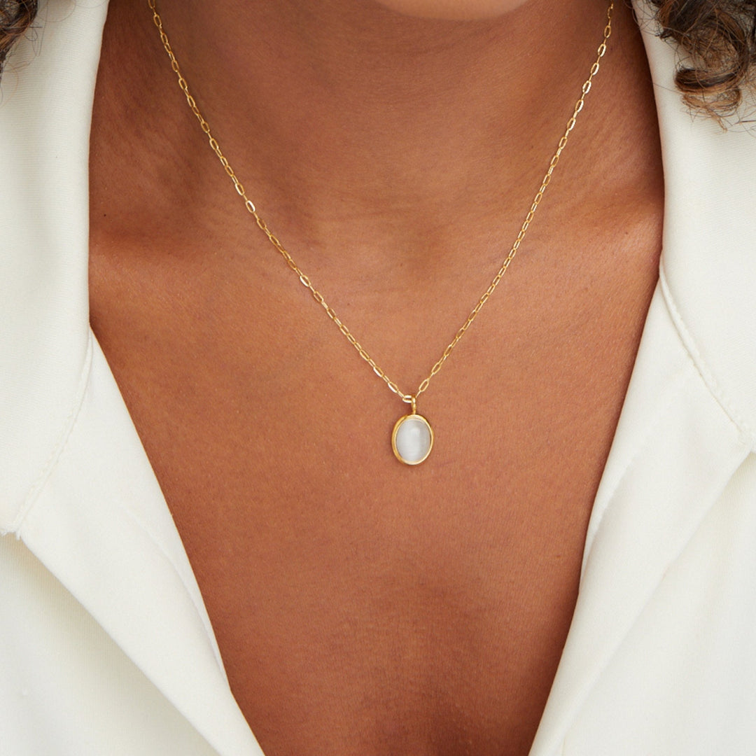 Marina – Collar dorado con gema azul