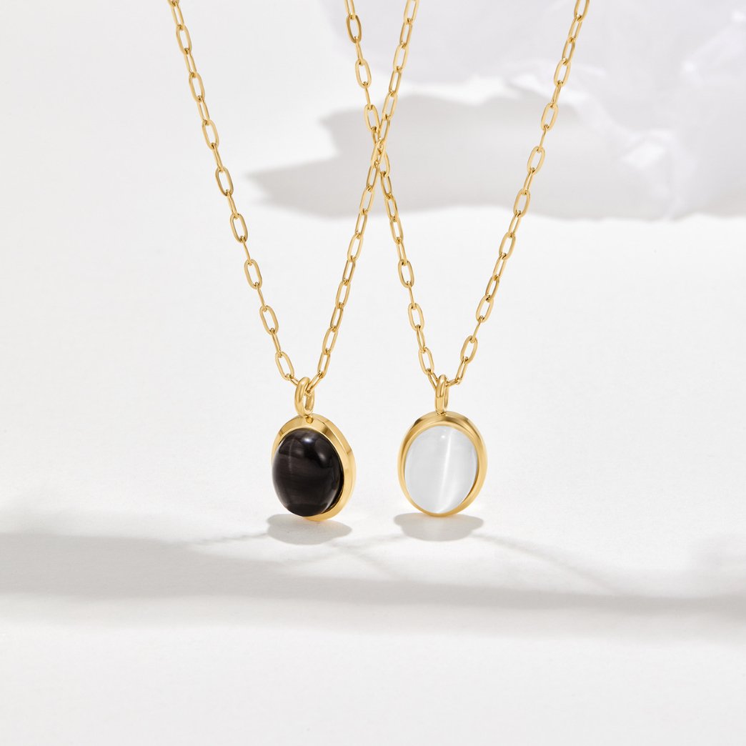 Marina – Collar dorado con gema azul